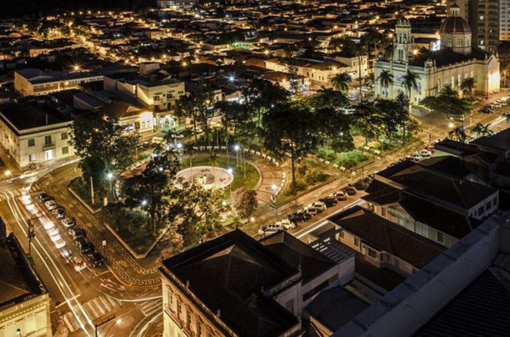 O que visitar em Espírito Santo do Pinhal: vista aérea da Praça da Independência